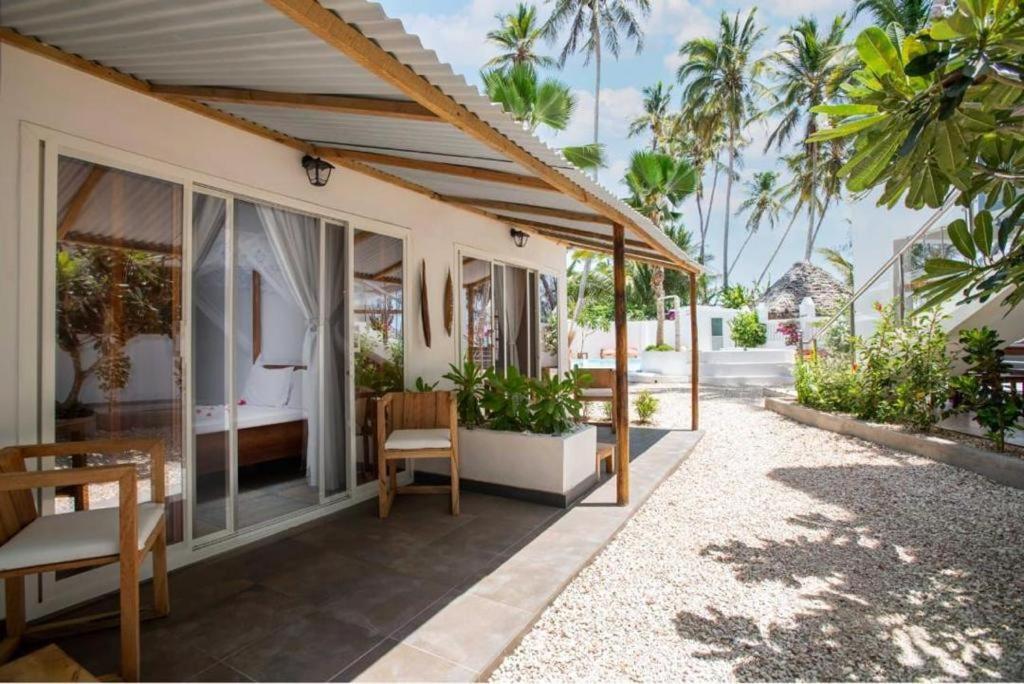 Seashore Beach Hotel 吉汶瓦 外观 照片